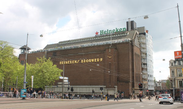 Op de brouwerij aan de Stadhouderskade in Amsterdam staat Heineken's Brouwerij